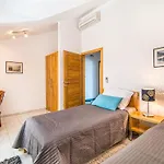 Magnificent In With Swimming Pool Szálloda 3*