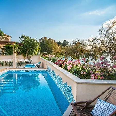 Magnificent In With Swimming Pool 3* San Pietro di Brazza