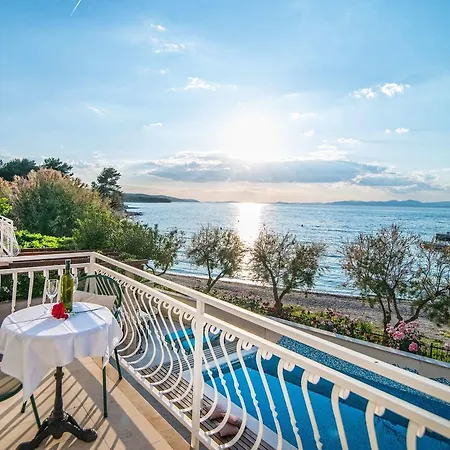 Magnificent In With Swimming Pool Hotel