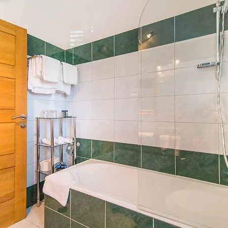 Magnificent In With Swimming Pool 3*