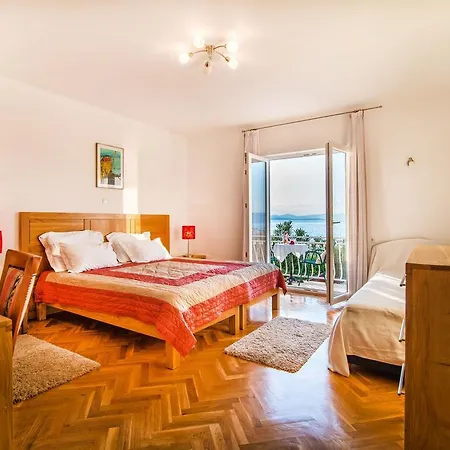 Magnificent In With Swimming Pool 3*