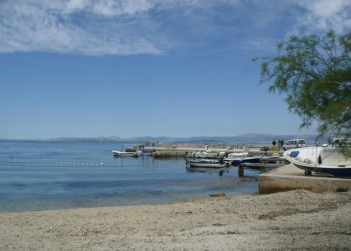 Magnificent In With Swimming Pool 3*