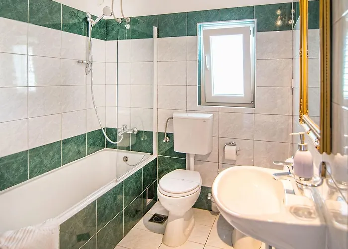 Magnificent In With Swimming Pool 3*