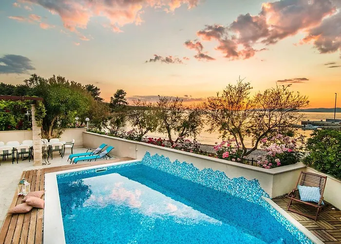 Magnificent In With Swimming Pool 3* 苏佩塔尔