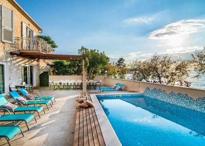 酒店 Magnificent In With Swimming Pool