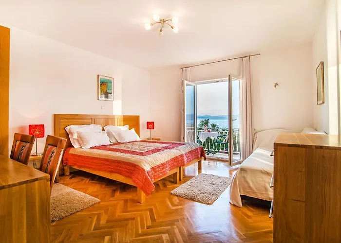 Magnificent In With Swimming Pool 3*